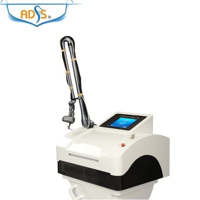 Tragbare Bruch-CO2 Laser-Maschine 40W 10600nm für Haut-Verjüngung