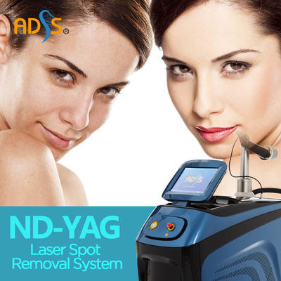 Nd Yag Schalter-Laser-Tätowierungs-Abbau-Maschine Alexandrite-Laser-Maschinen-532nm 650nm Q